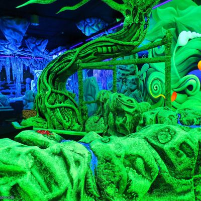 Blacklight-Cave