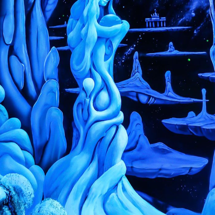 Frau-in-Grotte