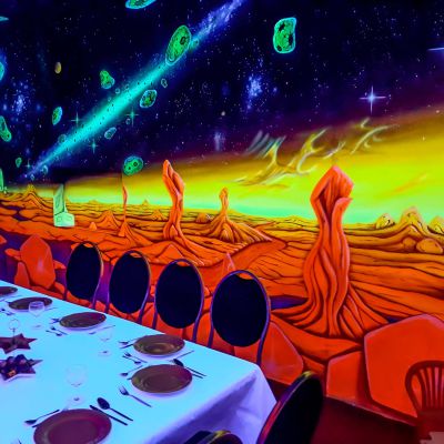 Neon-Esszimmer